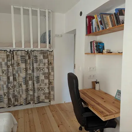 Apartman Cozy With A Fireplace In *